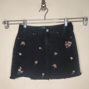 PacSun‎ Floral Embroidered Denim Jean Skirt Size 25 Mini